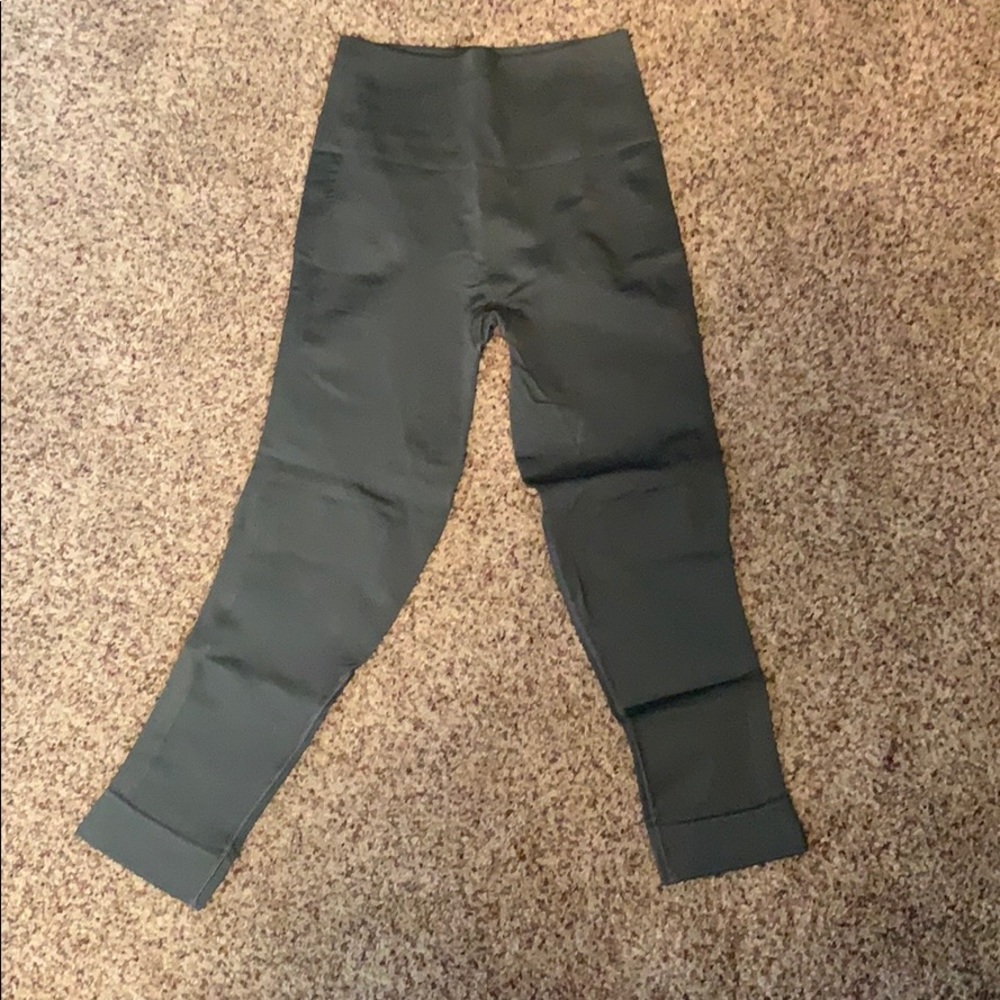 Cropped workout leggings